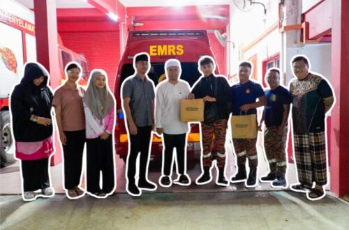 Azrul Bin Ibrahim leads Borenos meal distribution in Papar, Sabah