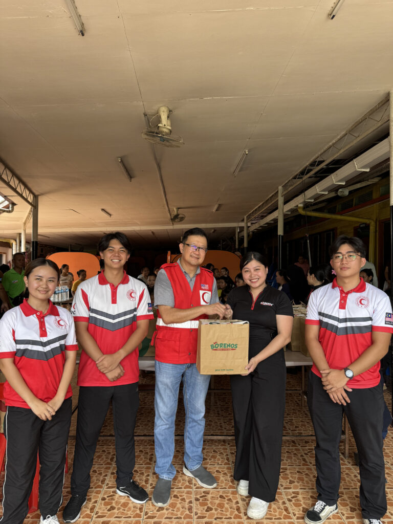Borenos Care Meal programme distribution with Persatuan Bulan Sabit Merah (Red Crescent)